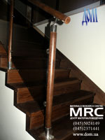 Зашитая маршевая лестница с ограждением из калённого стекла триплекс  - foto 1