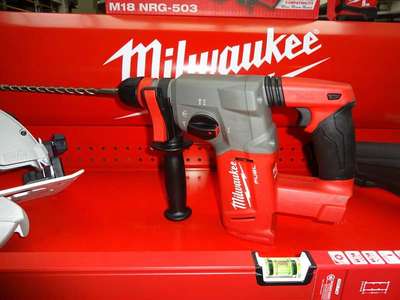 Бесщеточный перфоратор Milwaukee M18 FUEL™  - main