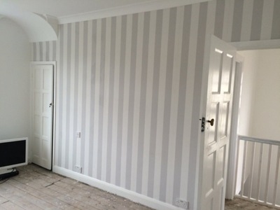 Поклейка стін шпалерами  - main